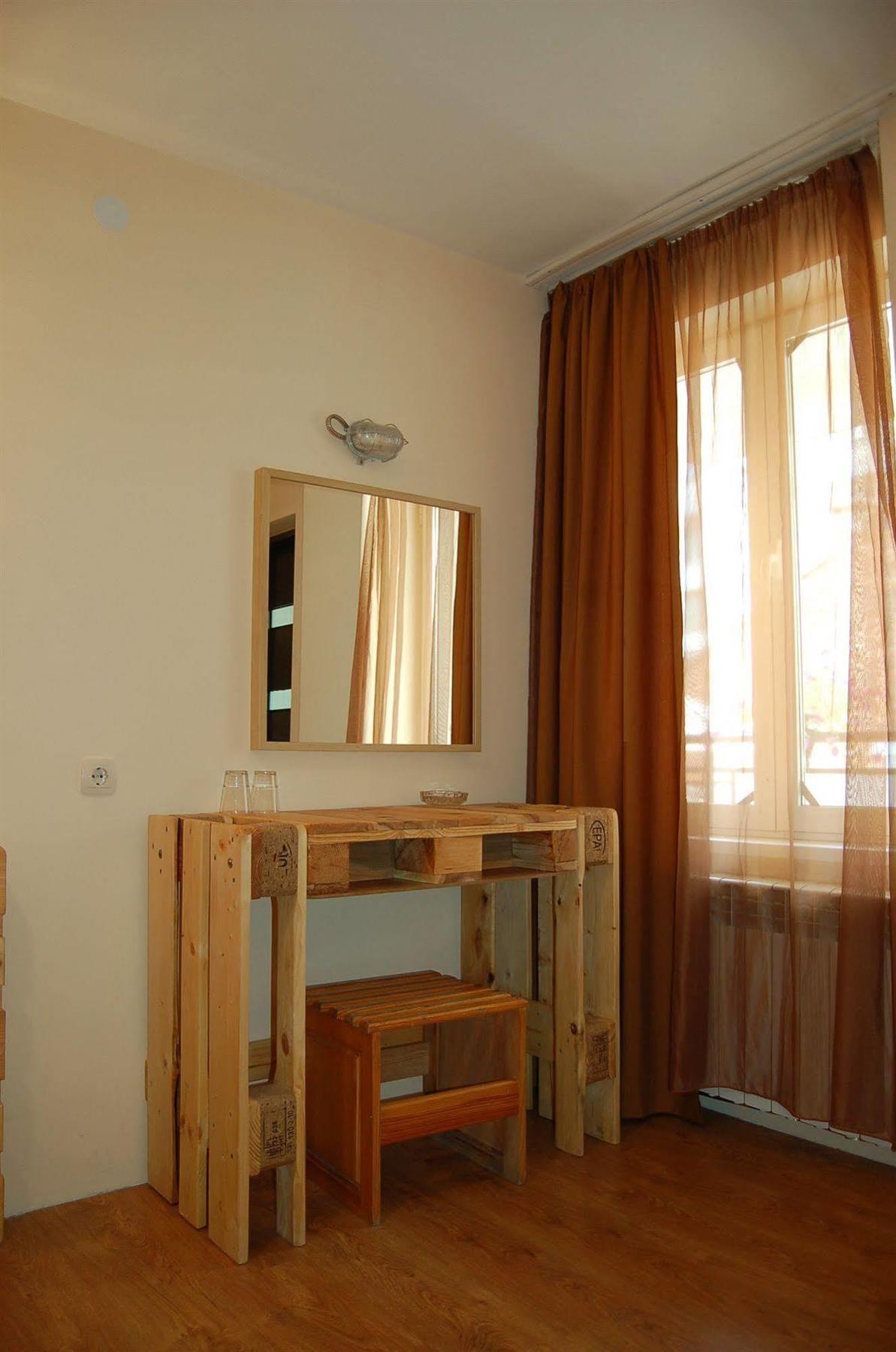 Hostel Pop Bogomil Sofia Extérieur photo