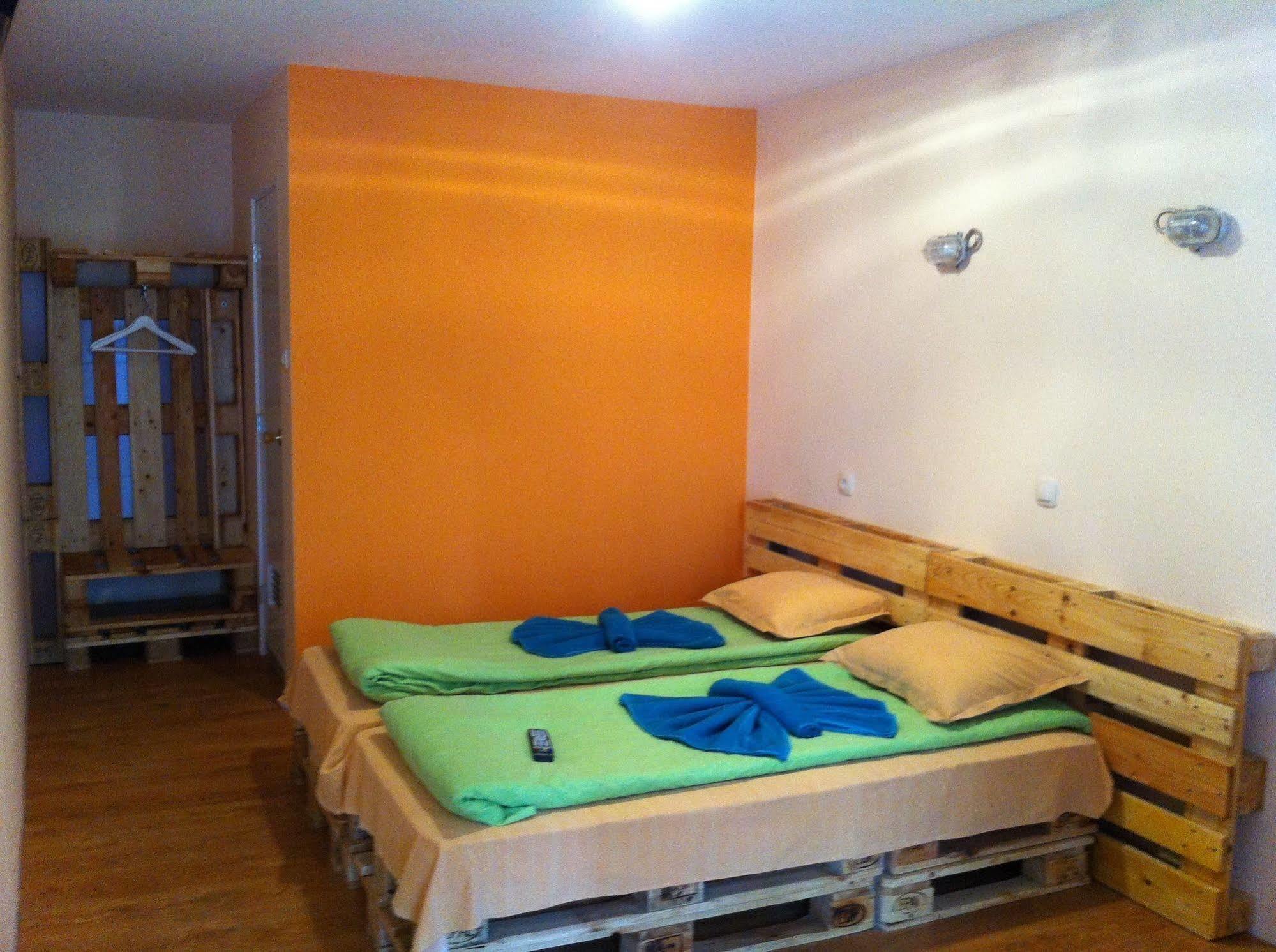 Hostel Pop Bogomil Sofia Extérieur photo